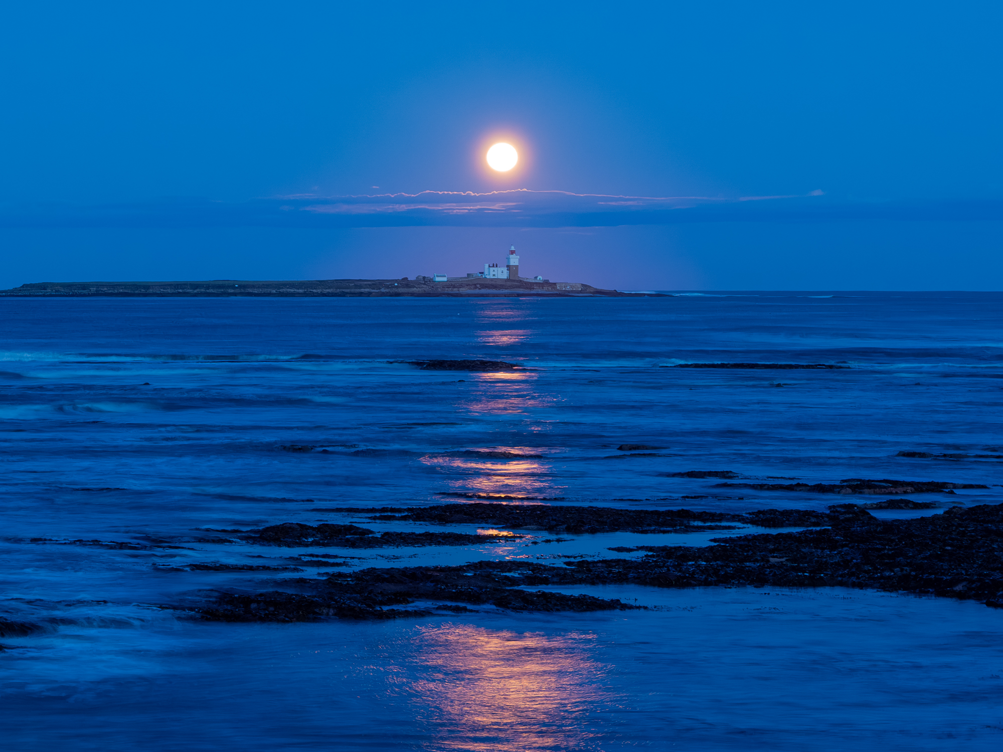 Moornise over Coquet Island